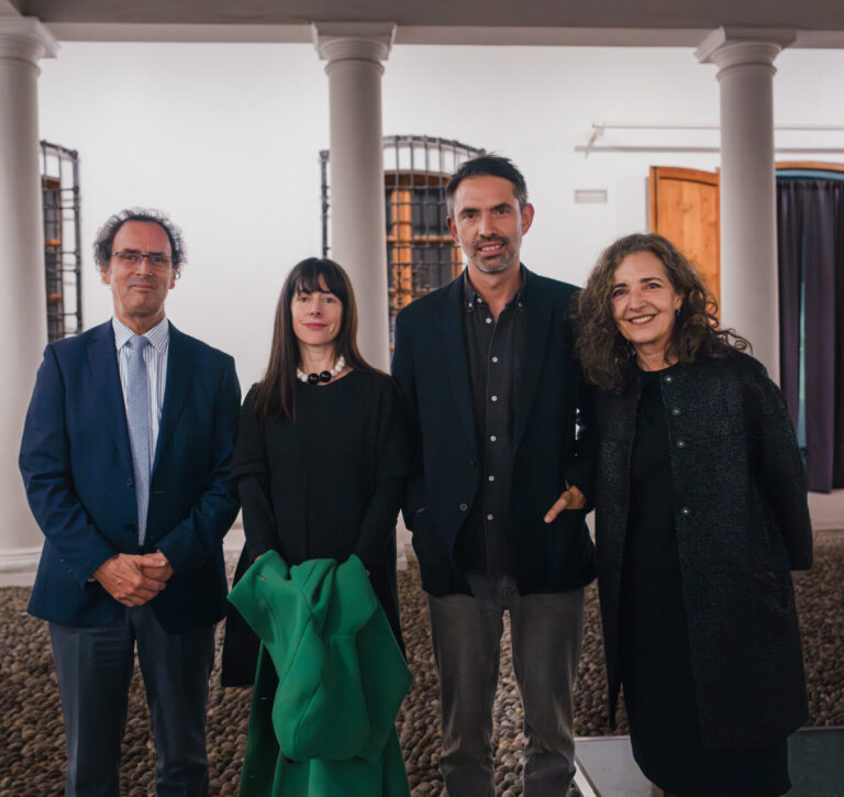 Inteligencia Artificial planetaria: Museo Precolombino inaugura exposición sobre las tierras raras que sostienen la IA