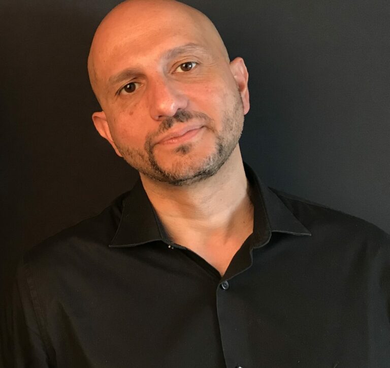Jorge Carrión visita Chile e inaugurará exposición colaborativa sobre arte e Inteligencia Artificial en GAM